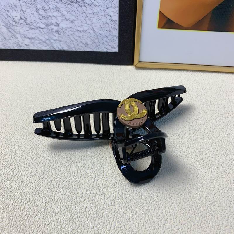Chanel Hair Grab Clip 12lyx20 (4)